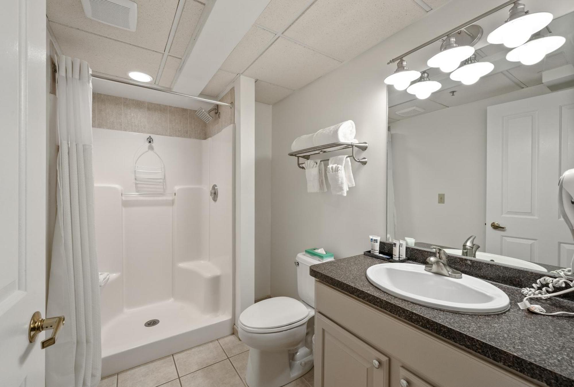 Bella Vista Suites Lake Geneva Exterior photo