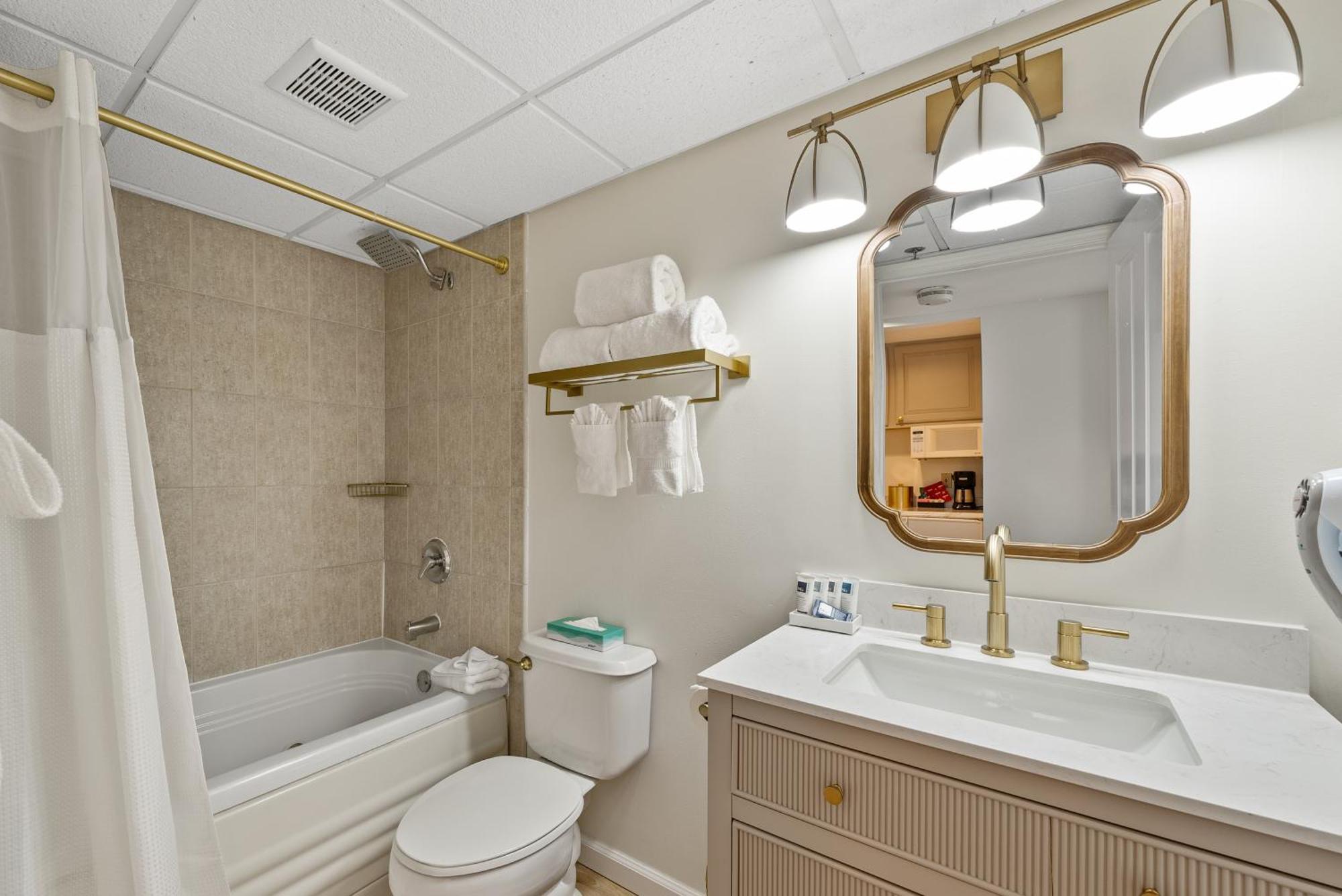Bella Vista Suites Lake Geneva Exterior photo